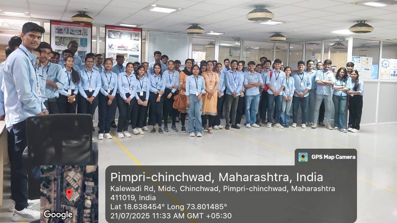 SCMIRT Students Explore Cutting-Edge Tech at Auto Cluster (1)