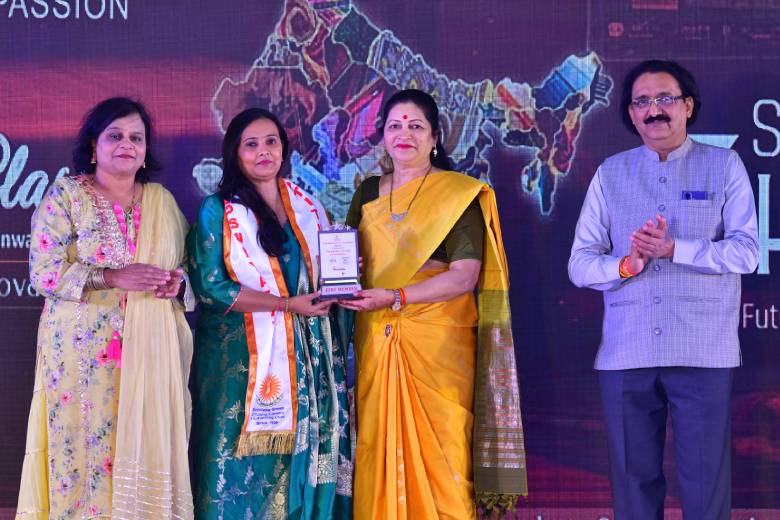 La Classe 2026 Celebrates-10