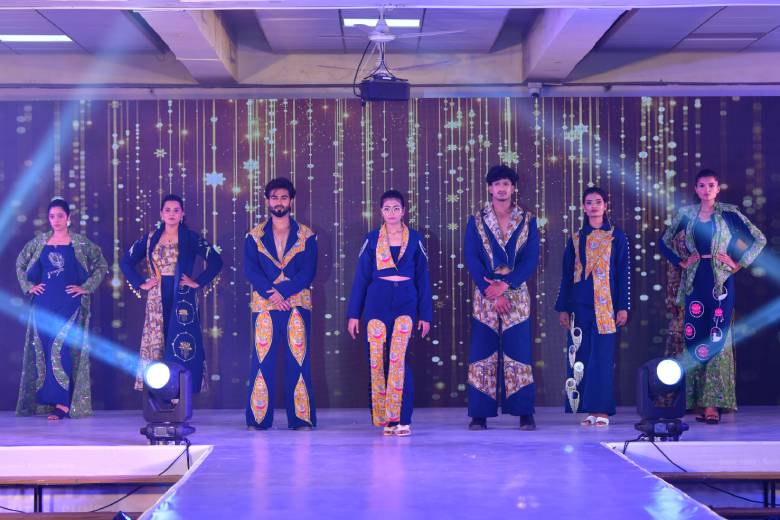 La Classe 2026 Celebrates-12