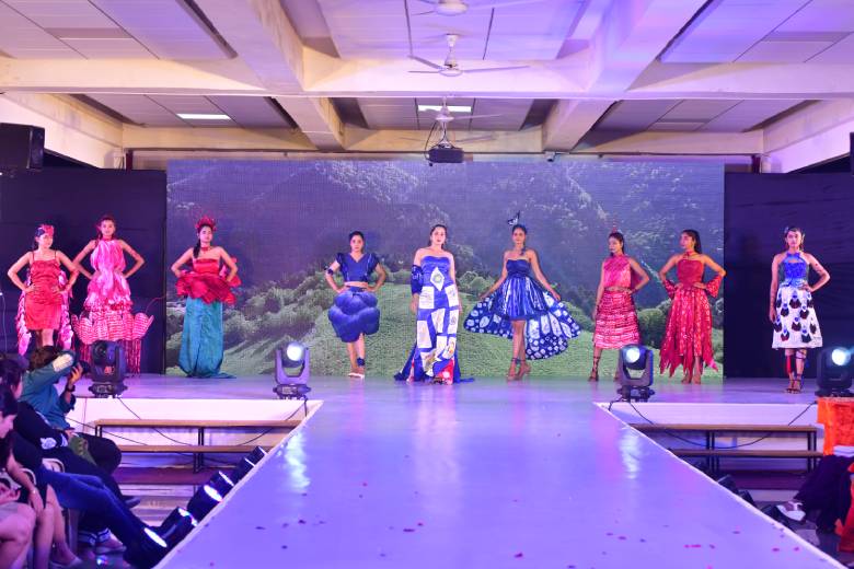 La Classe 2026 Celebrates-2