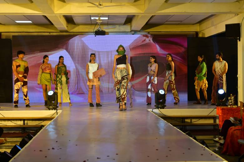 La Classe 2026 Celebrates-4