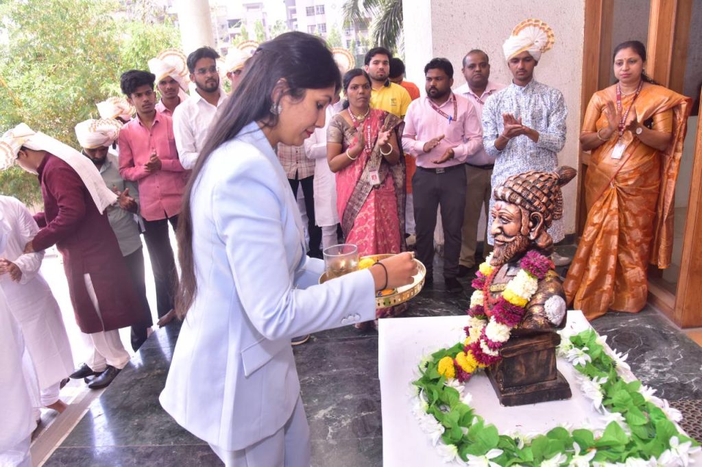 Suryadatta College of Pharmacy Celebrates ‘Shivotsav’ with Enthusiasm