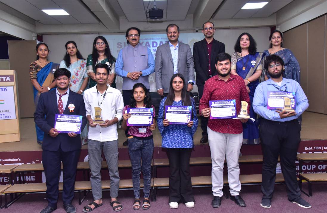 TechFest-student-prize distribution