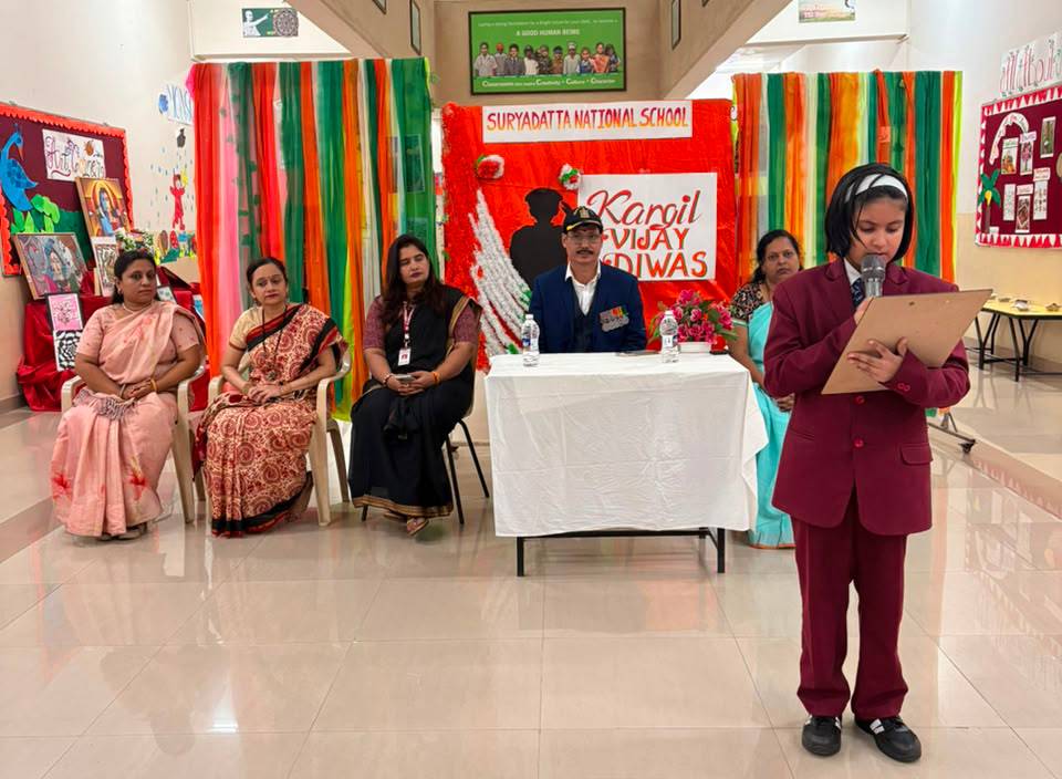 Ditya Dutta Std. IV student presenting a speech on KArgil Divas.