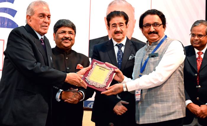 Suryadatta Honoured as Best Fashion Technology Institute in Maharashtra
