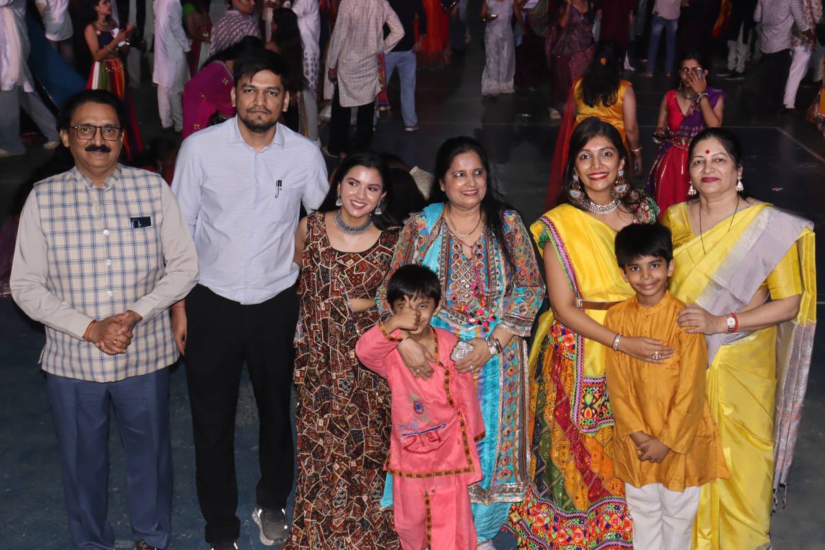 Dandiya Garba 2026 celebration at Suryadatta Bavdhan Campus featuring traditional dance, colourful costumes, and festive enthusiasm.