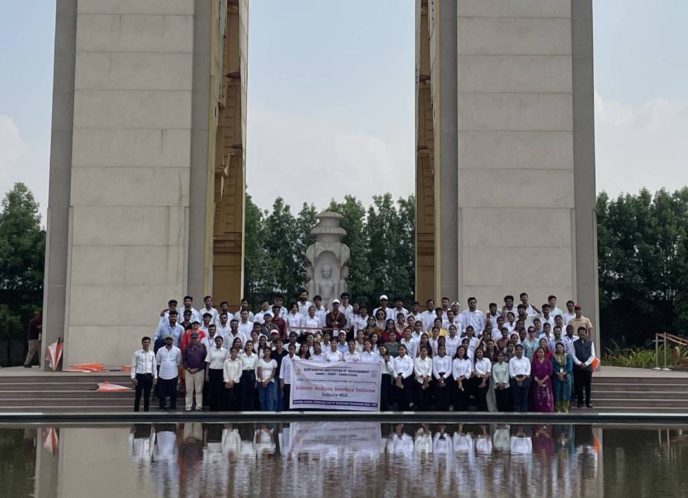Suryadatta MBA students in academic and professional learning